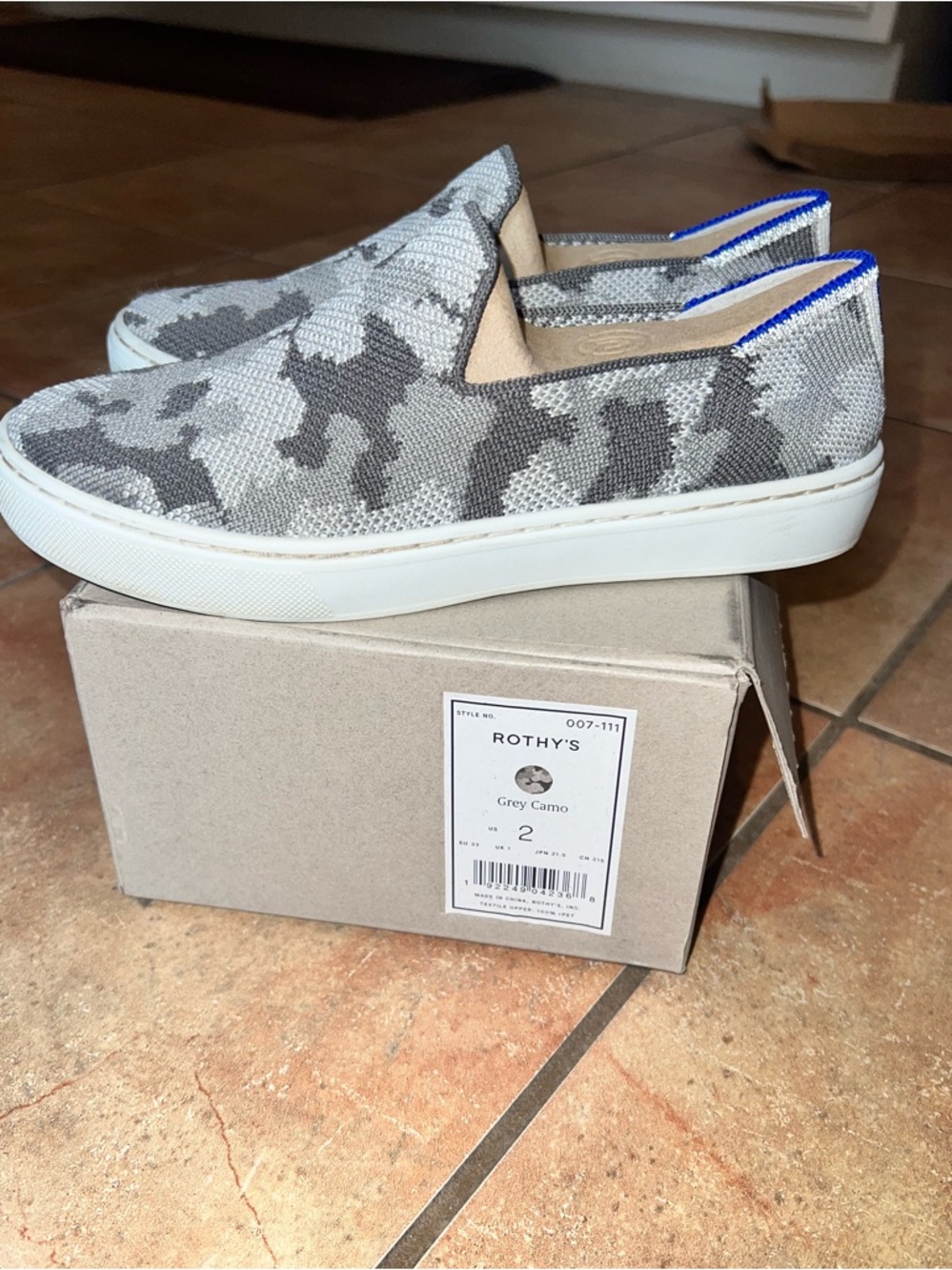 GUC Rothy’s the Kids Sneaker Grey Camo